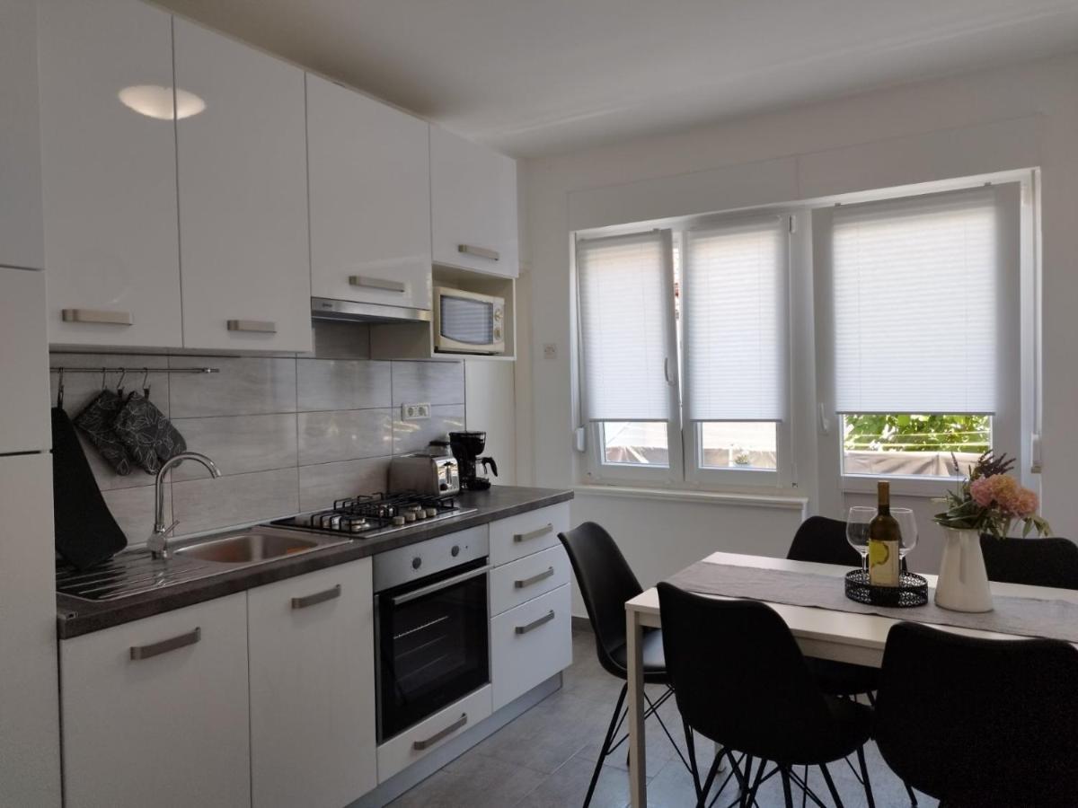 Antemma Apartment プーラ エクステリア 写真