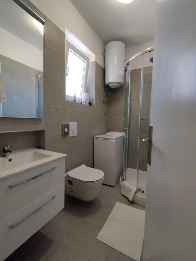 Antemma Apartment プーラ エクステリア 写真
