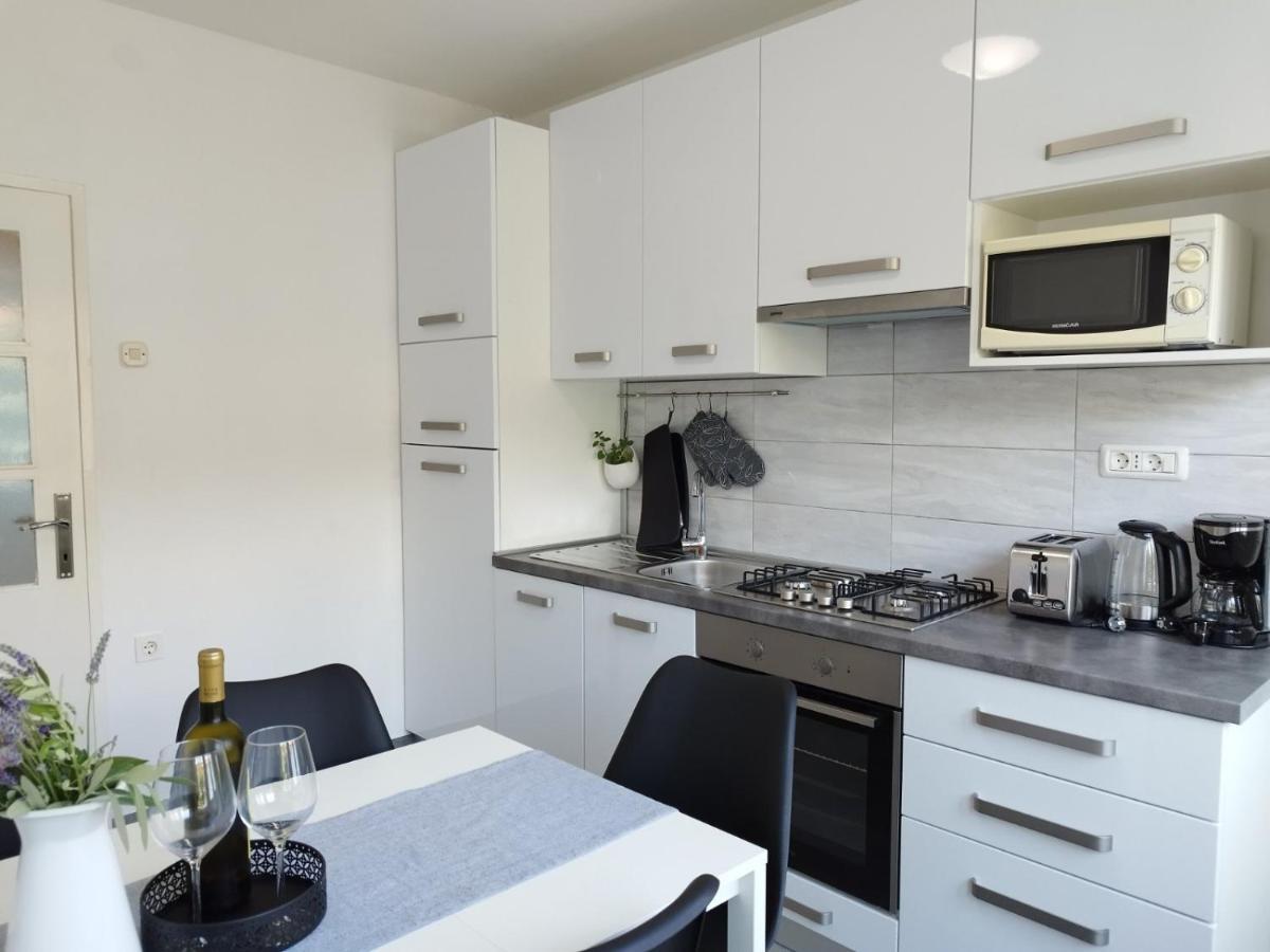 Antemma Apartment プーラ エクステリア 写真