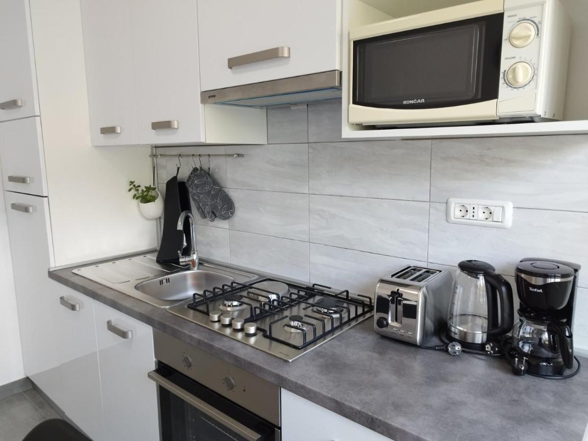 Antemma Apartment プーラ エクステリア 写真
