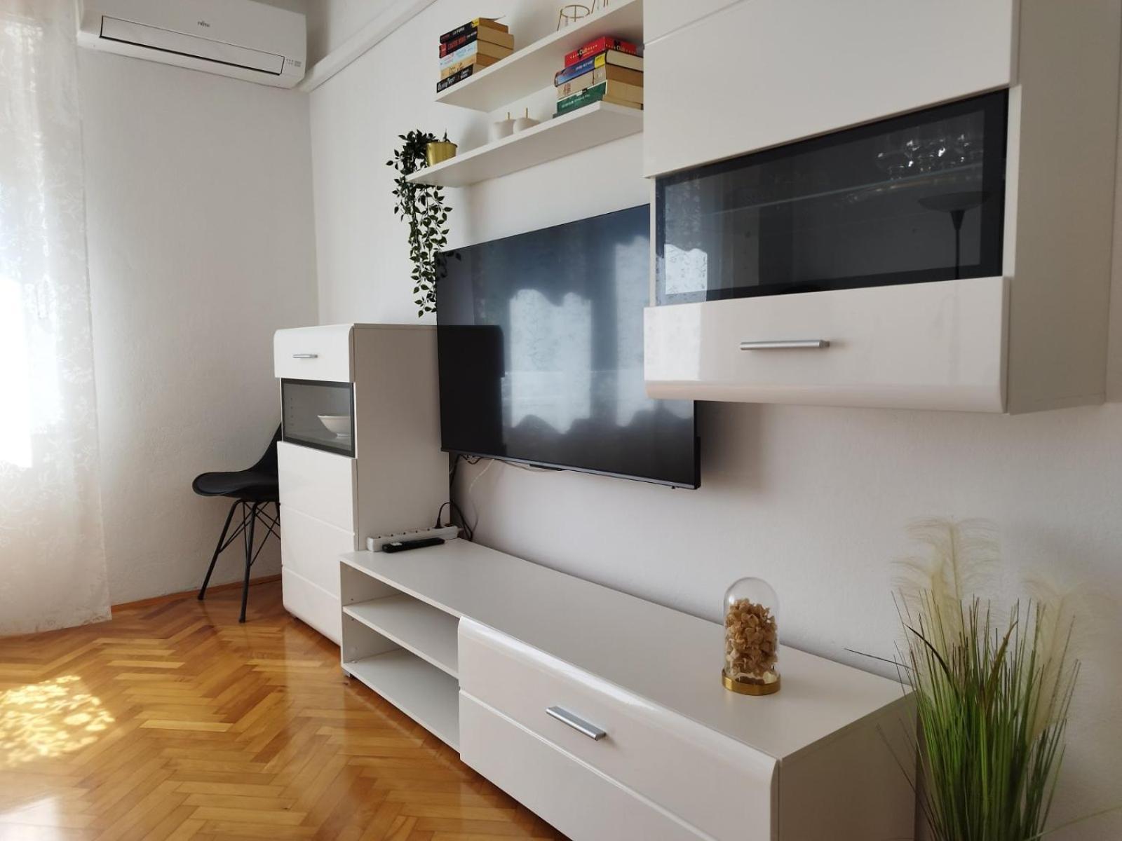 Antemma Apartment プーラ エクステリア 写真
