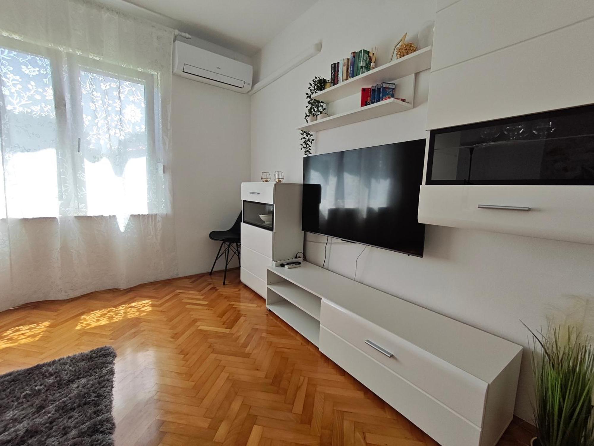 Antemma Apartment プーラ エクステリア 写真
